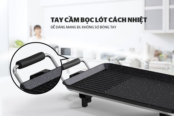 Bếp nướng điện Sunhouse 1600W SHD4600 trang bị tay cầm bọc lót cách nhiệt